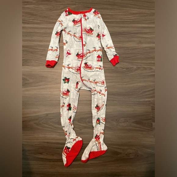 The Children's Place Red and White Santa print Footies One Piece pajamas size 2T - Picture 4 of 6